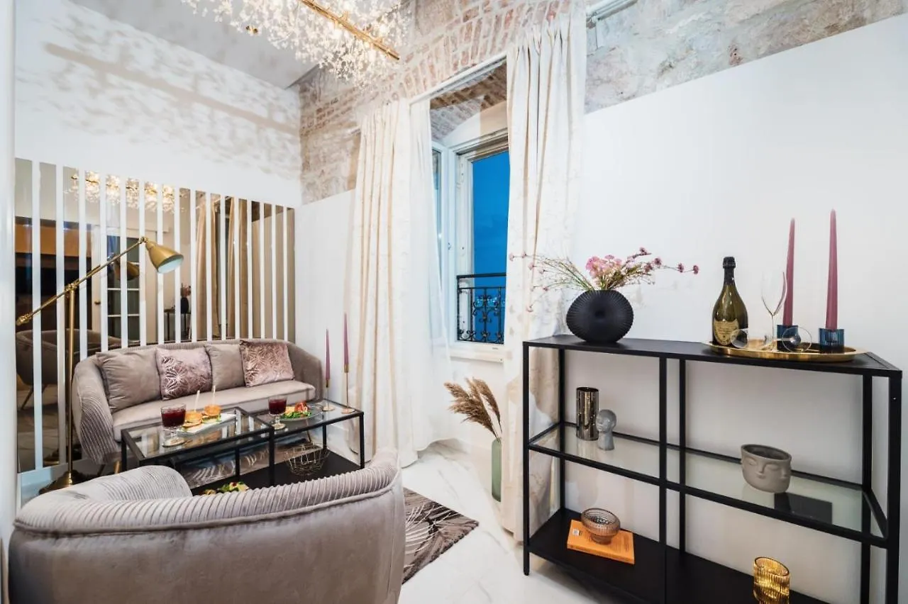 Luxury Rooms L&L Split 0*,  Croatia